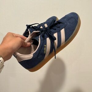 Gazelle adidas tenis shoes